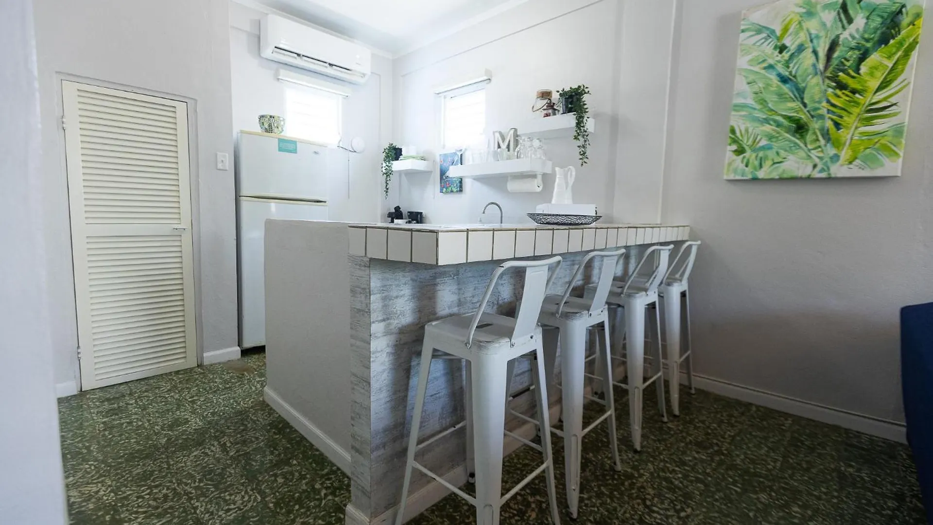 201-Vintage Modern Haven In The City, Near The Beach With Free Parking San Juan